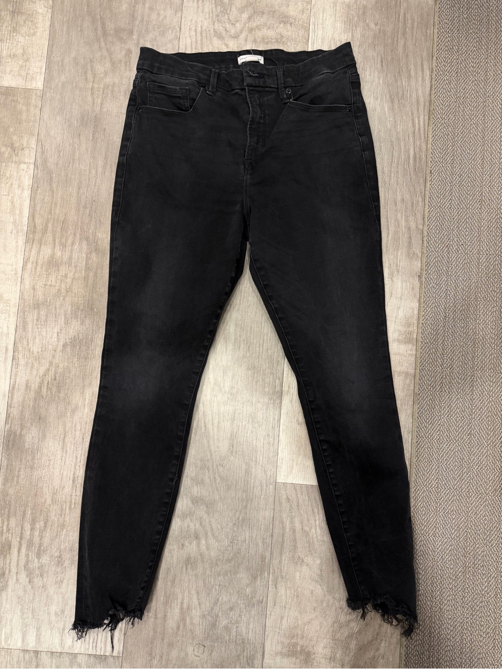 Good American Black Good Legs Skinny Jeans With Frayed Hem